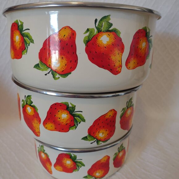 Vintage Kobe Strawberry Nesting Bowls Set of 3 Metal JCPenney - Picture 7 of 10